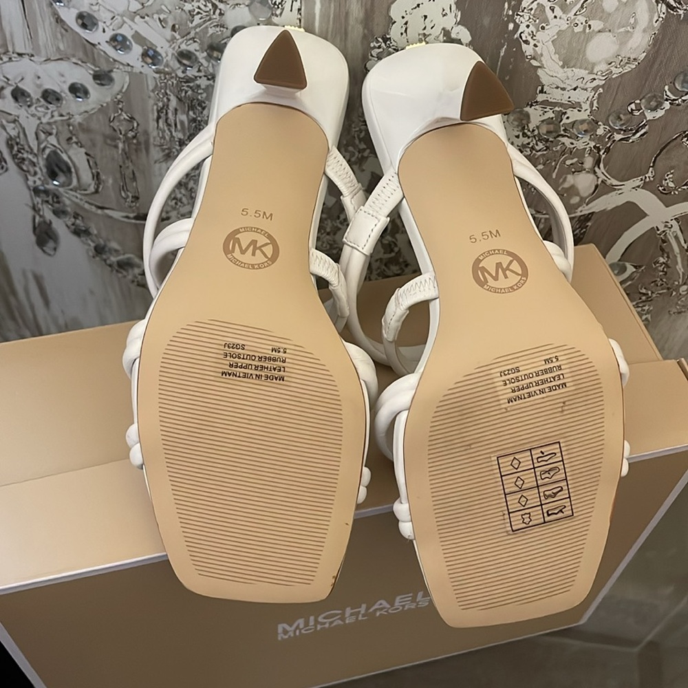 MICHAEL KORS CORRINE HEELED MULES - Picture 3 of 7